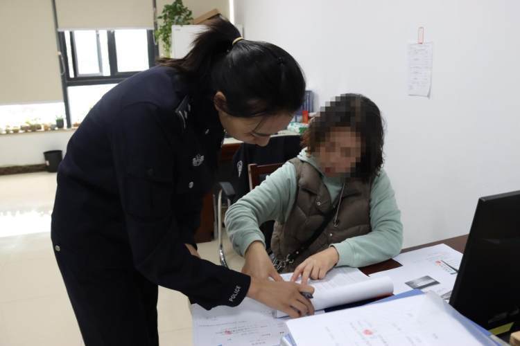 “谢谢你们<strong></p>
<p>期货战法</strong>，帮我追回炒外汇被骗的156万元钱！”