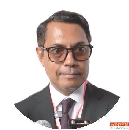 “我还没见过这么大的飞机<strong></p>
<p>第一滴血虚拟币</strong>，太喜欢了”