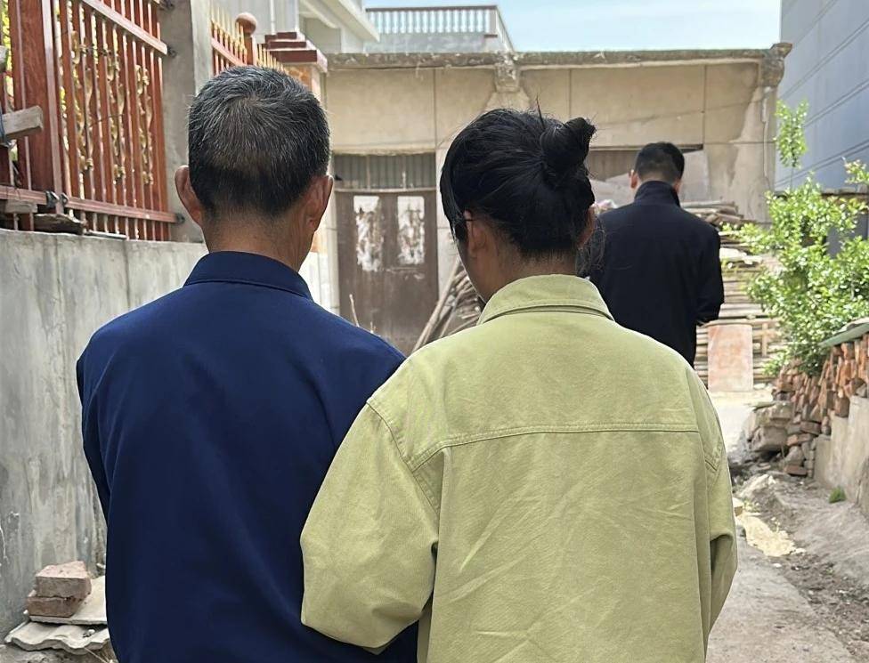 女孩跟男友外出打工失踪<strong></p>
<p>虚拟币平台搭建</strong>，15年后被找到已育两子 父亲：她当年流浪到河南，不知回家的路