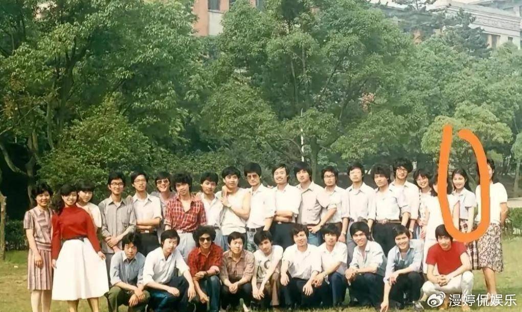 杜建英大学旧照曝光<strong></p>
<p>sui</strong>，难怪能上位！两儿子名字暗藏深意，手握股权