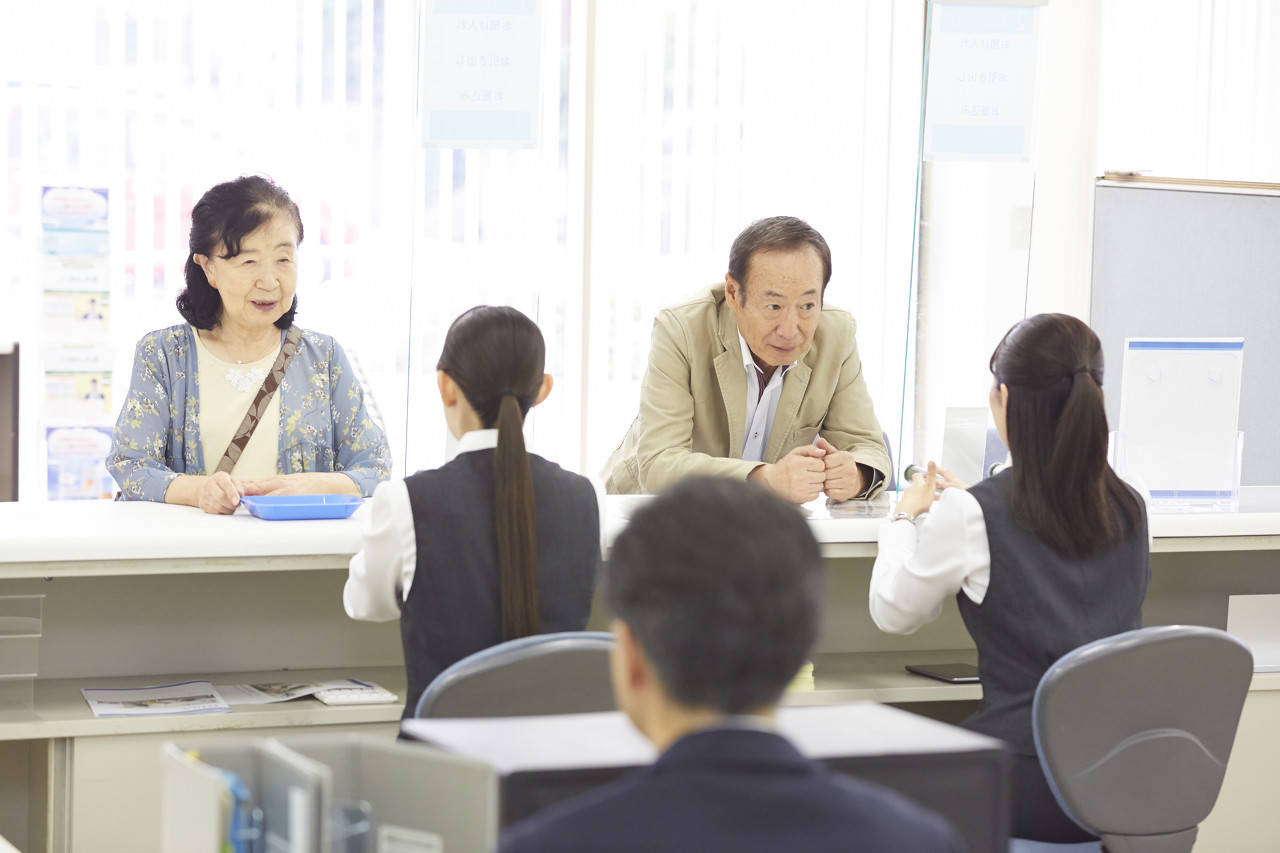 退休后<strong></p>
<p>永泰能源股票</strong>，他们重新开始上班：“工资不高，图个开心”