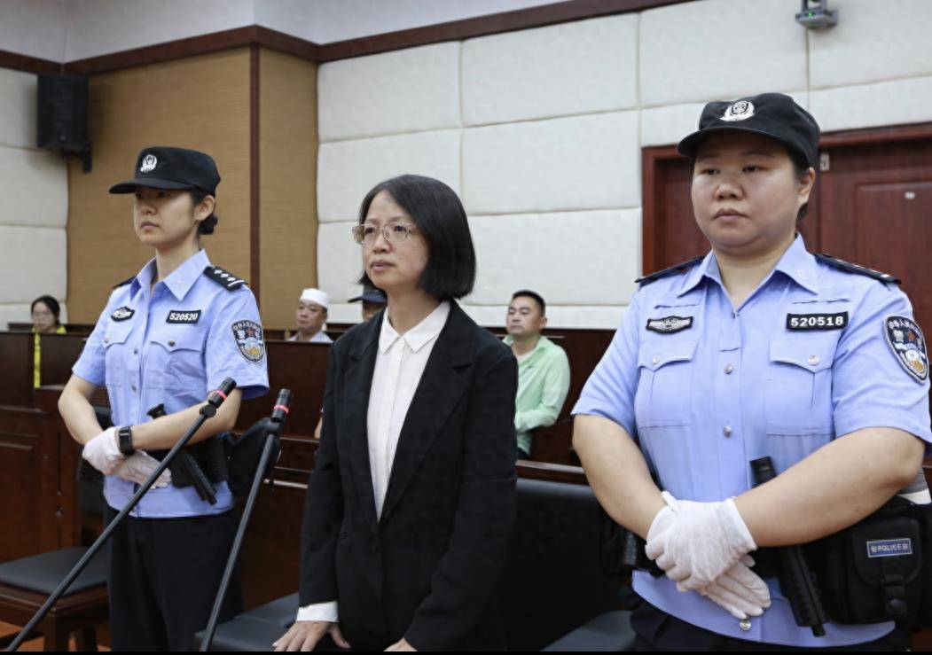 女厅官当场认罪！对省委原书记妻子唯命是从<strong></p>
<p>万达电影股票</strong>，花850万装修别墅