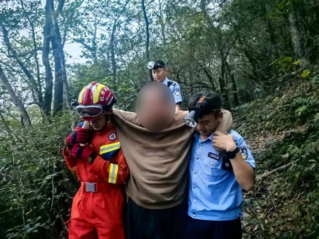 杭州一山脚下<strong></p>
<p>安阳钢铁股票</strong>，网约车司机报警！从清晨等到深夜，未等到乘客下山……紧急搜救！