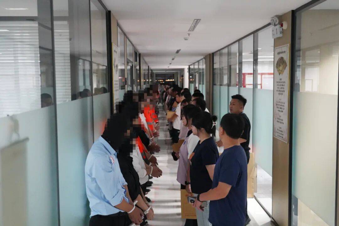 “大师”<strong></p>
<p>安阳钢铁股票</strong>，你算到自己今天被抓了吗？