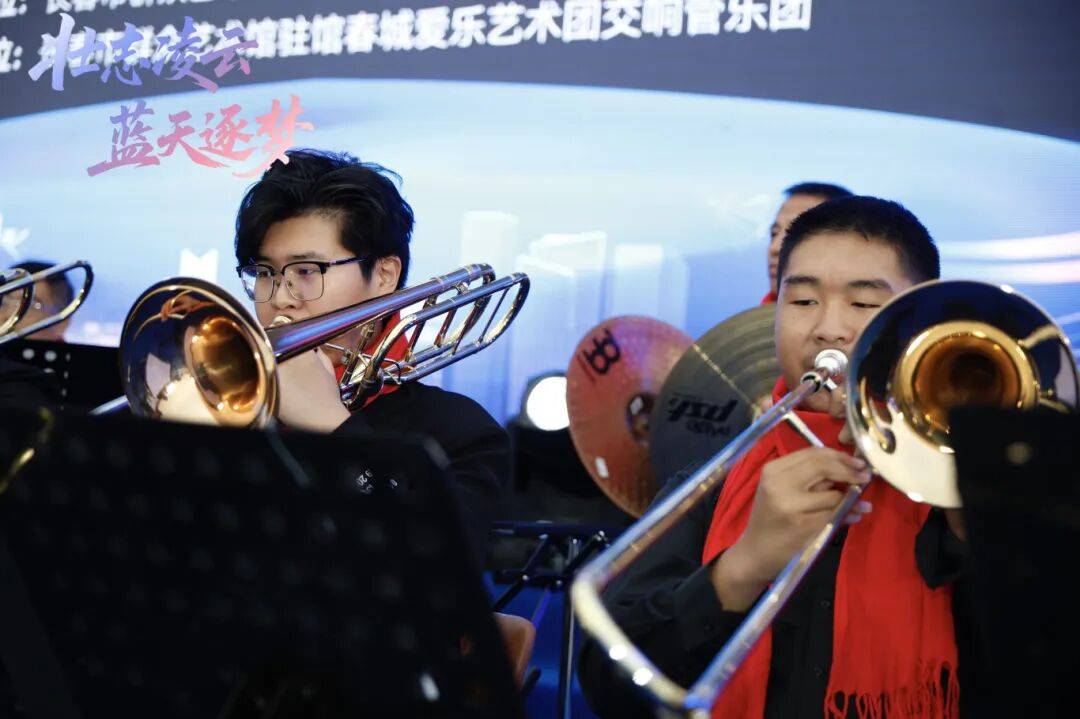 DNA彻底动了！全场跟唱<strong></p>
<p>安阳钢铁股票</strong>，这氛围太顶了！