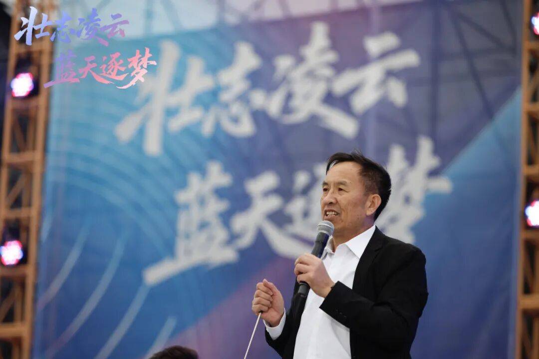 DNA彻底动了！全场跟唱<strong></p>
<p>安阳钢铁股票</strong>，这氛围太顶了！