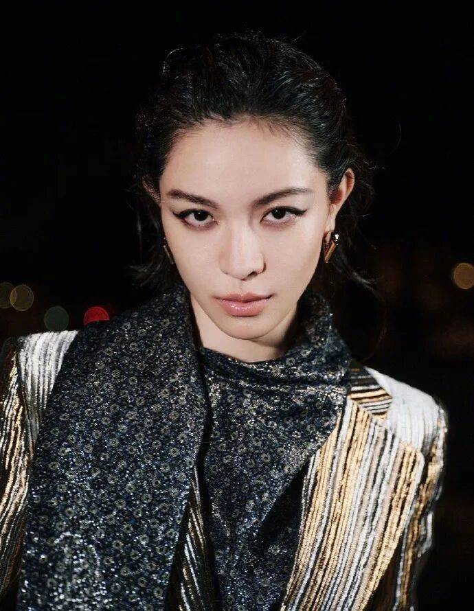 时装周上的女明星<strong></p>
<p>安阳钢铁股票</strong>，秋冬氛围感一键封顶！
