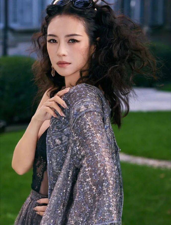 时装周上的女明星<strong></p>
<p>安阳钢铁股票</strong>，秋冬氛围感一键封顶！