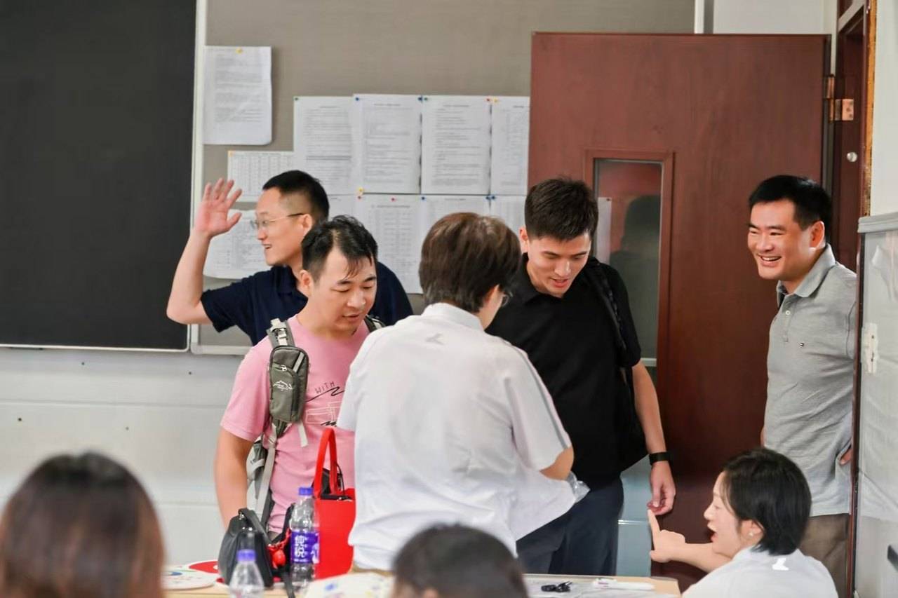 那个让老师骄傲的“调皮”班级！30年同学聚会<strong></p>
<p>上工申贝股票</strong>，还伴有一封来自贵州的感谢信