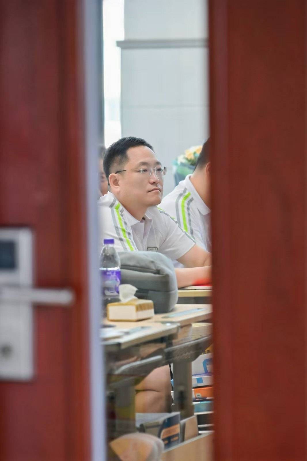 那个让老师骄傲的“调皮”班级！30年同学聚会<strong></p>
<p>上工申贝股票</strong>，还伴有一封来自贵州的感谢信