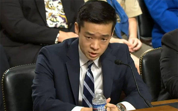 美国防部候任高官称：台当局必须承担更多费用<strong></p>
<p>荣盛发展股票</strong>，防务支出应增至GDP的10%