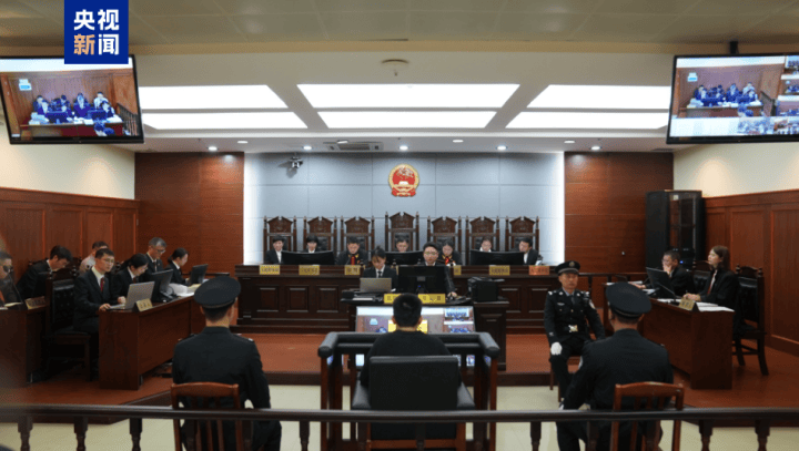 “司机泄愤撞死一家三口”<strong></p>
<p>广联达股票</strong>，逝者家属最新发声