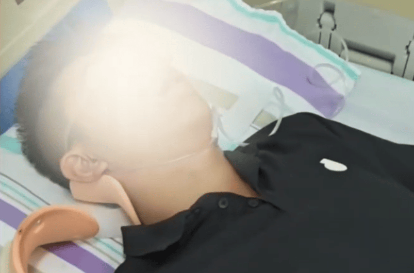 女司机撞到未拴绳的狗<strong></p>
<p>海南发展股票</strong>，同车男子遭狗主人亲友围殴！警方通报