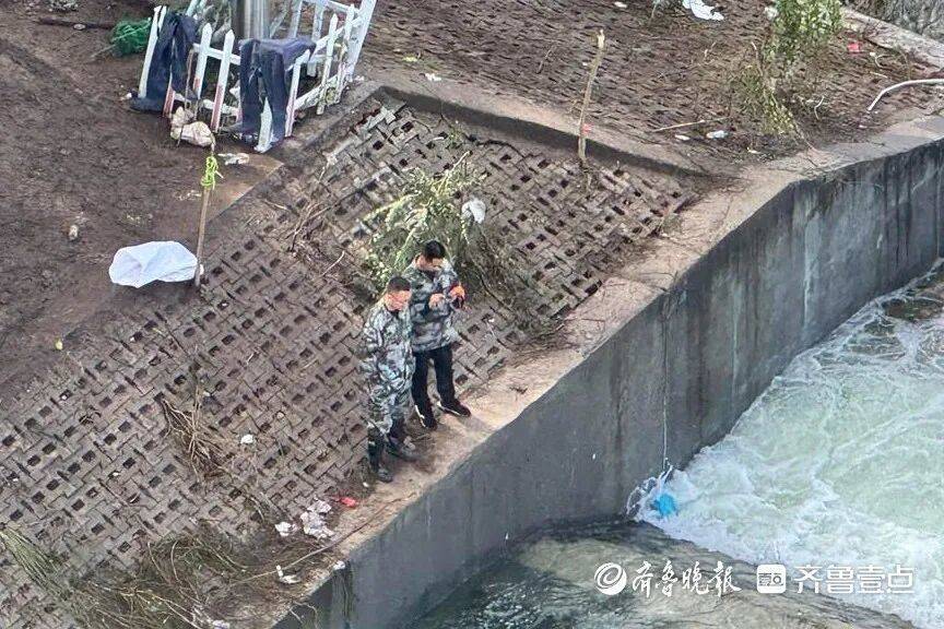 “鱼多得数不过来<strong></p>
<p>华英农业股票</strong>，一网子下去能捞好几条”济南锦绣川水库开闸放水，大量鲢鱼被冲出，工作人员：禁止捕捞！