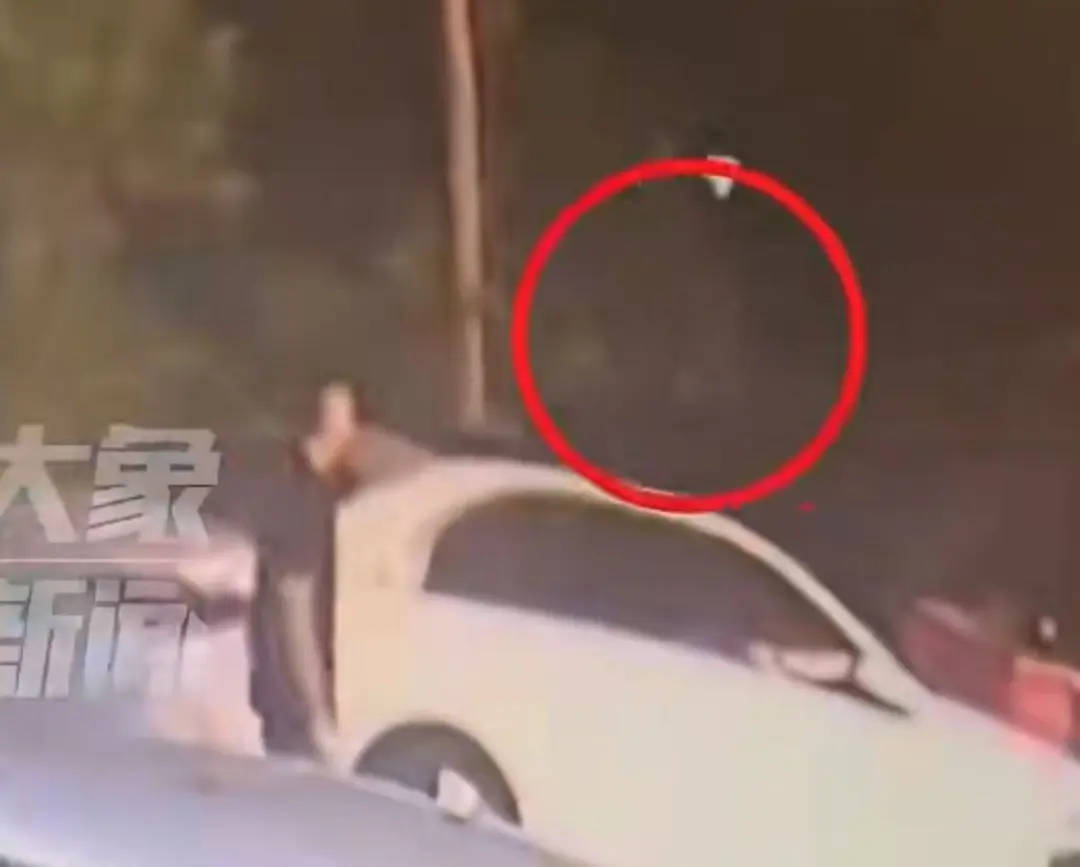 6人开奔驰去餐馆消费370元逃单<strong></p>
<p>亨通光电股票</strong>，老板：追出去只扫了50元