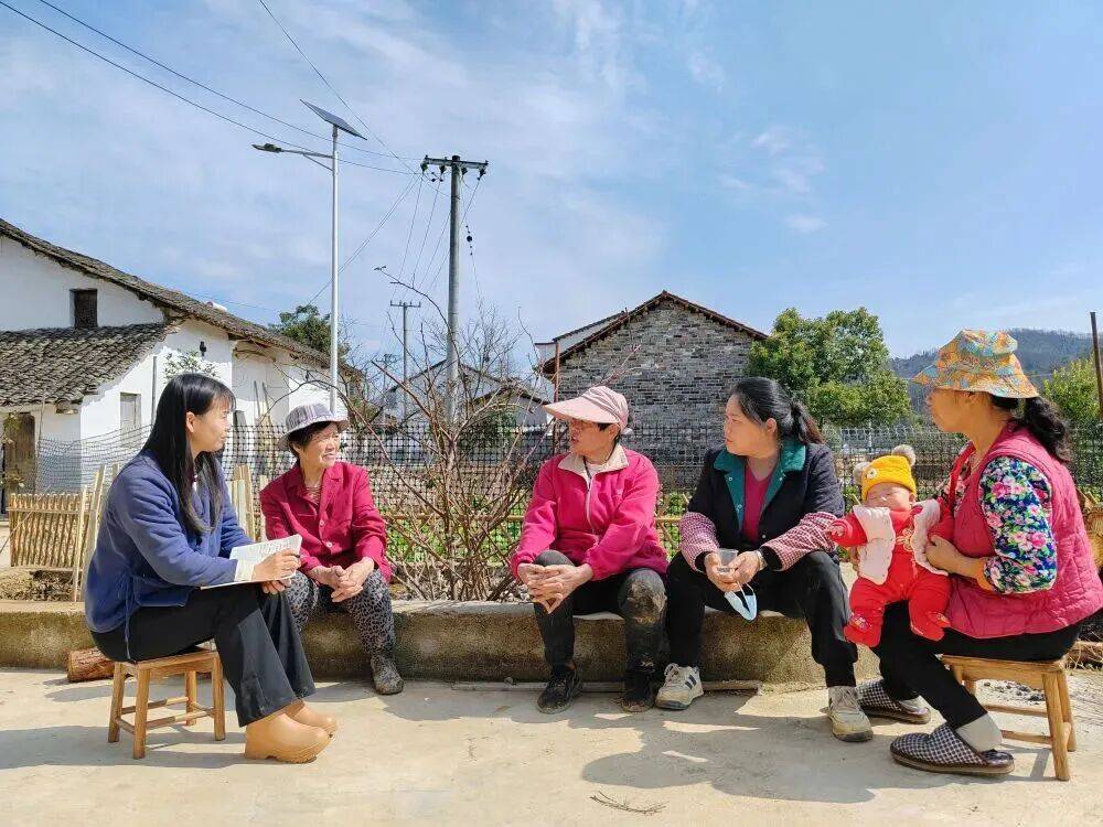 镜观·回响丨巾帼共绘新时代