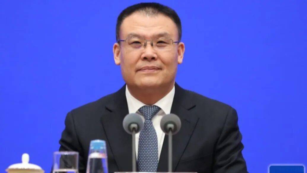 财政部副部长王东伟履新安徽省委常委<strong></p>
<p>步步高股票</strong>，河南唐河人