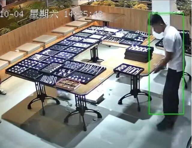 苏州一20岁店员不小心摔碎一盒玉镯损失百万<strong></p>
<p>步步高股票</strong>,老板未要赔偿安慰小伙别有压力