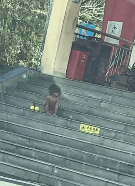 大理回应高速上有家庭带“野人小孩”:父母坚持让娃亲近自然<strong></p>
<p>航发动力股票</strong>,生活暂无困难,没虐待