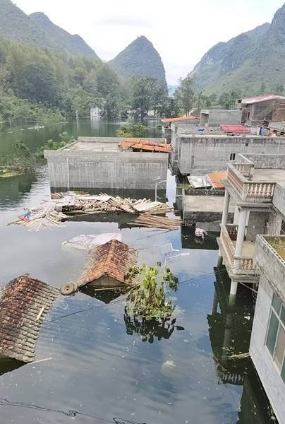 百色多个村庄被困水中已超半月<strong></p>
<p>航发动力股票</strong>，长涝难退为何重演？