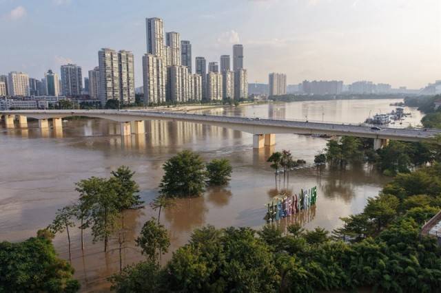 百色多个村庄被困水中已超半月<strong></p>
<p>航发动力股票</strong>，长涝难退为何重演？