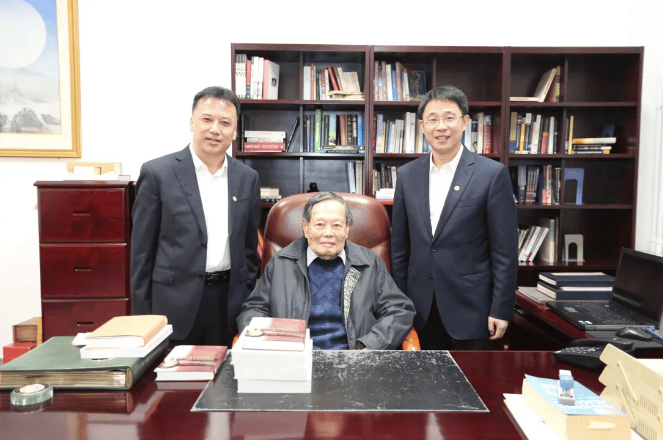 杨振宁为什么连续32年担任东莞理工学院名誉校长<strong></p>
<p>国泰君安股票</strong>？