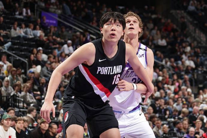 杨瀚森迎NBA常规赛首秀<strong></p>
<p>博通股票</strong>,两罚全中拿到个人NBA生涯首分;此前出场时播音字幕都是中文