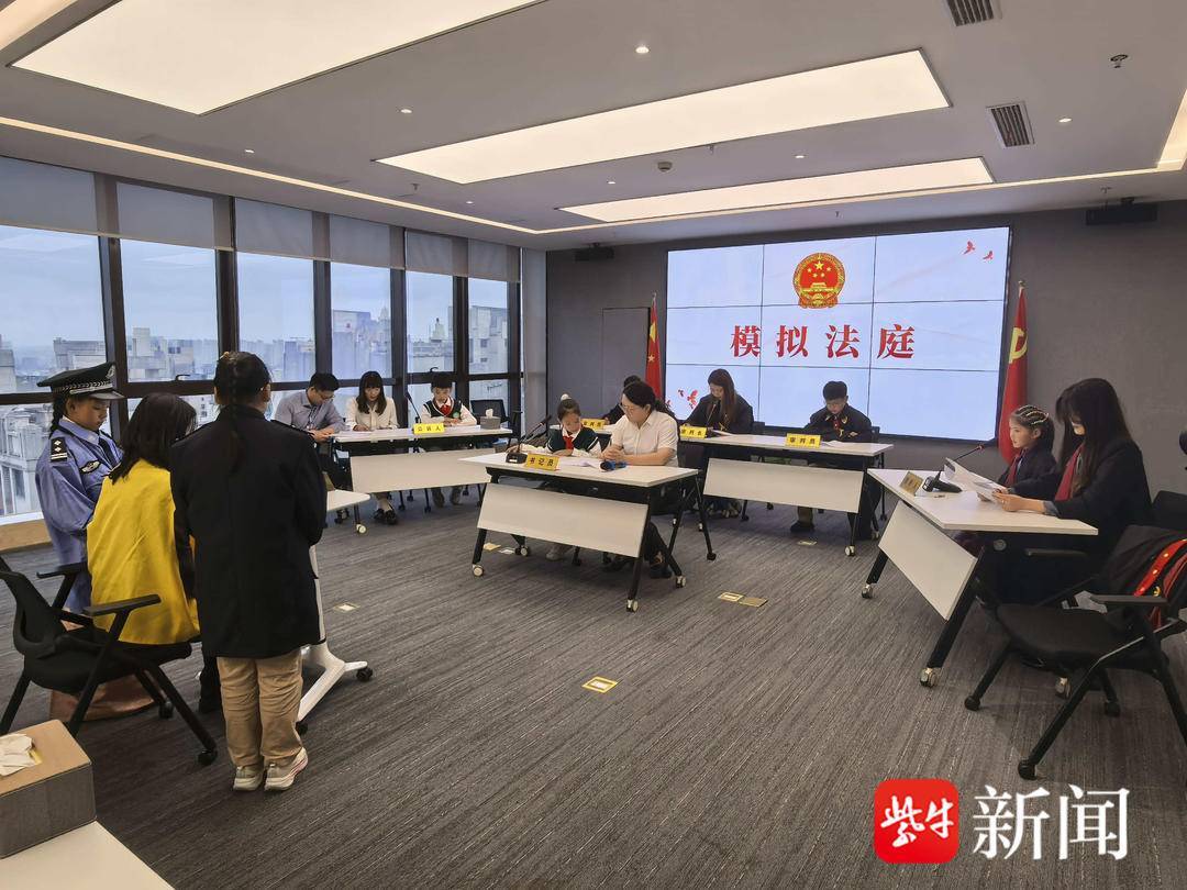 “叔叔是江苏的<strong></p>
<p>博通股票</strong>，将来一定带你们去看看！”镇江警官不忘承诺，四次组织近百名藏区学子来苏研学