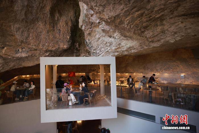 浙江温州乐清雁荡山：悬崖咖啡助力传统景区焕新出圈