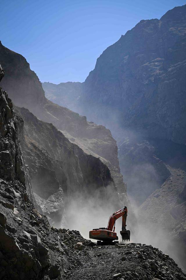 青年说 | 到中亚<strong></p>
<p>宝信软件股票</strong>，奔赴一场激动人心的“探秘”