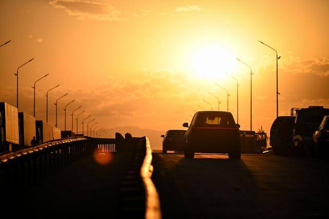 青年说 | 到中亚<strong></p>
<p>宝信软件股票</strong>，奔赴一场激动人心的“探秘”