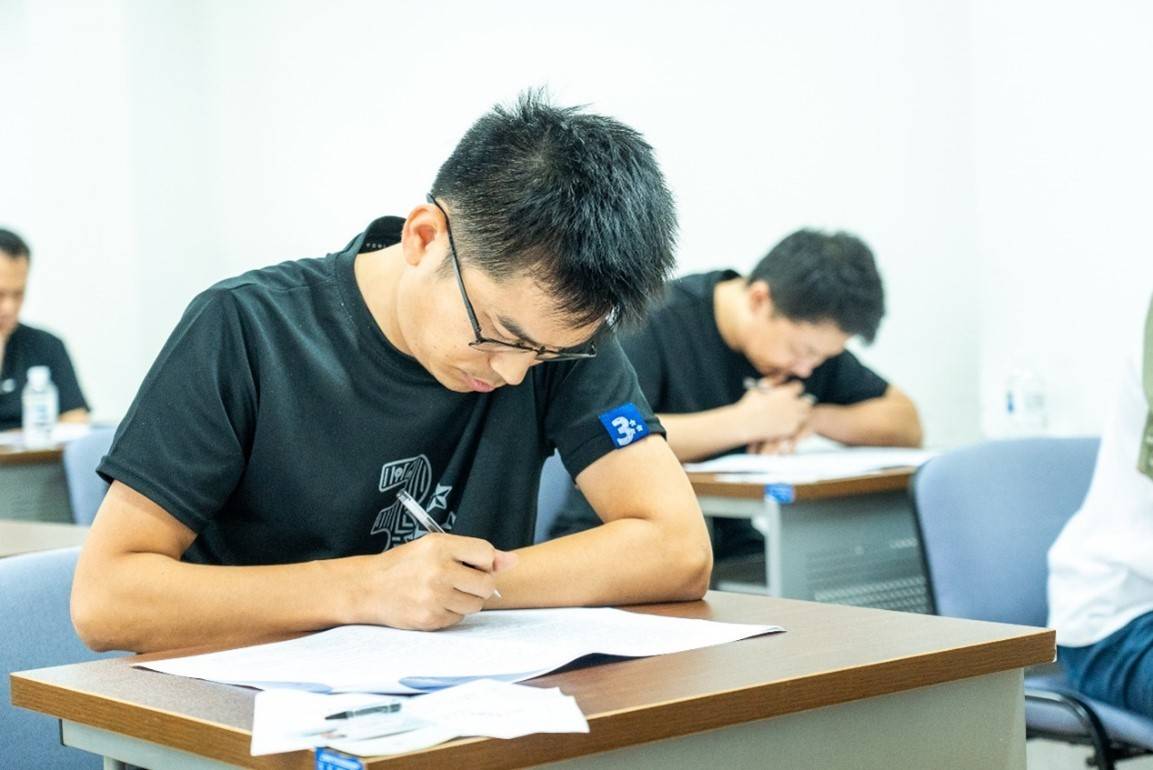 上海机器人系统运维选手集训有序推进<strong></p>
<p>宝信软件股票</strong>，“破阵”指日可待