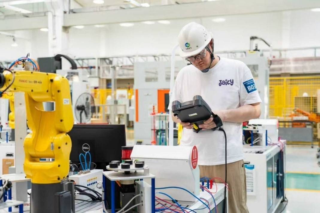 上海机器人系统运维选手集训有序推进<strong></p>
<p>宝信软件股票</strong>，“破阵”指日可待