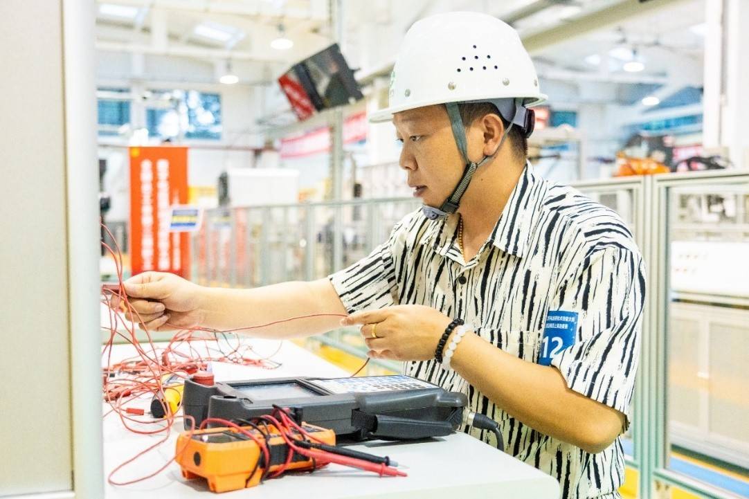 上海机器人系统运维选手集训有序推进<strong></p>
<p>宝信软件股票</strong>，“破阵”指日可待